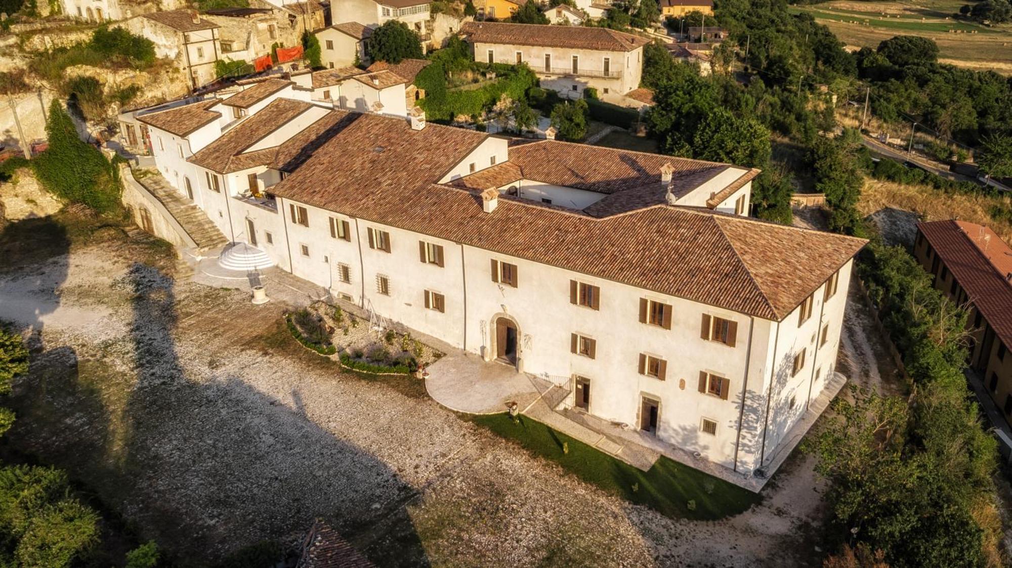 Palazzo Palitti Bed & Breakfast Roio Exterior photo