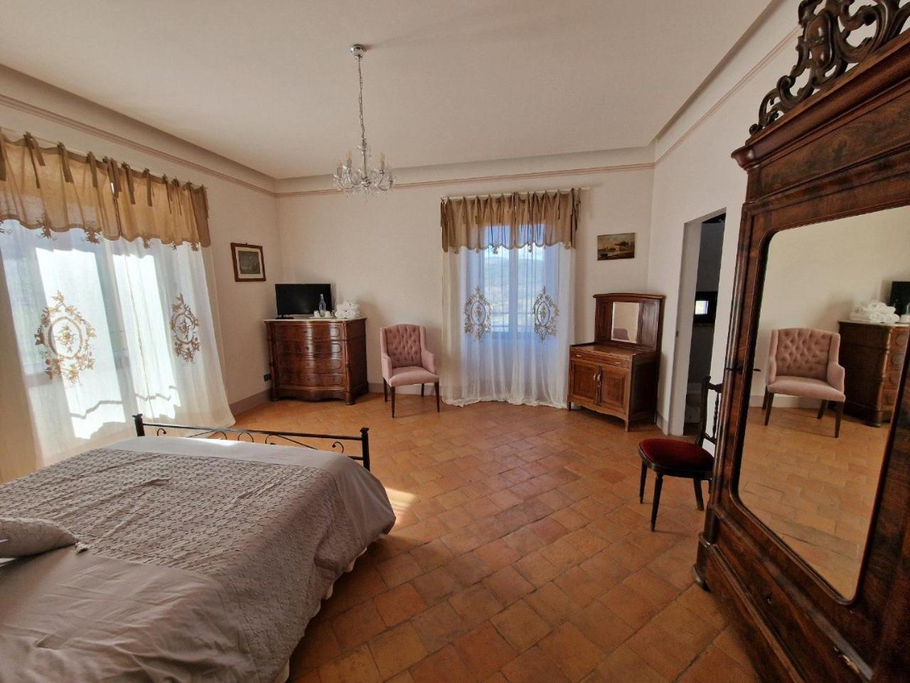 Palazzo Palitti Bed & Breakfast Roio Exterior photo